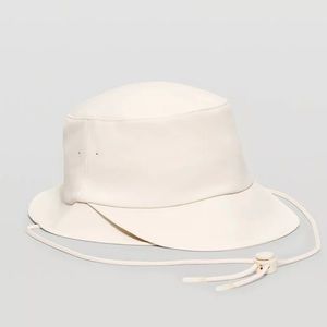 Lululemon wide rim bucket hat with strap